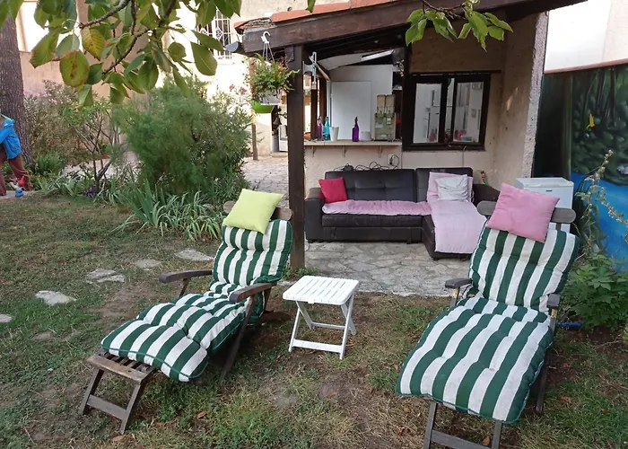 80 M2 Independant 4 Personnes Direct Gare Ou Aeroport Jardin Piscine