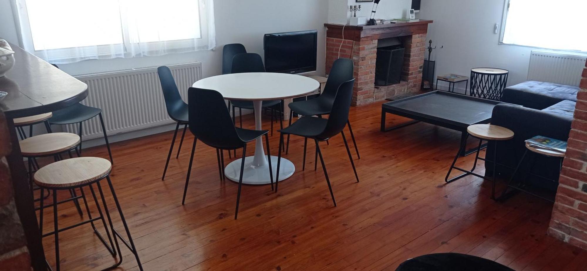 80 M2 Independant 4 Personnes Direct Gare Ou Aeroport Jardin Piscine Apartment